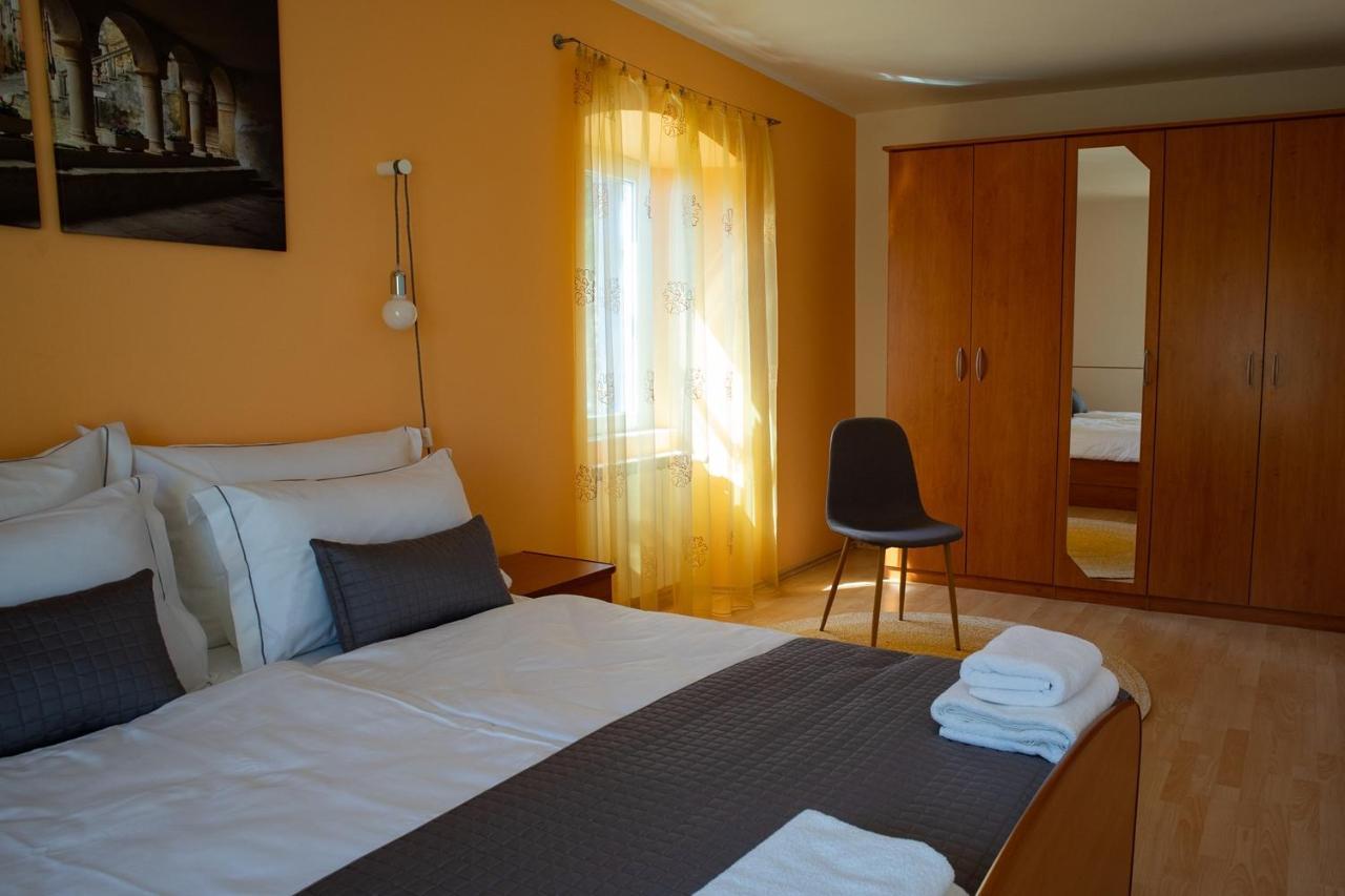 Olive Tree Apartments Umag Exterior photo