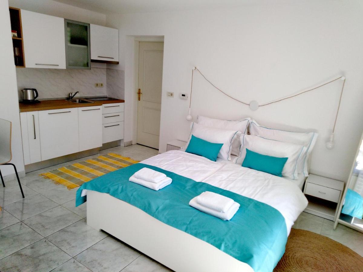 Olive Tree Apartments Umag Exterior photo