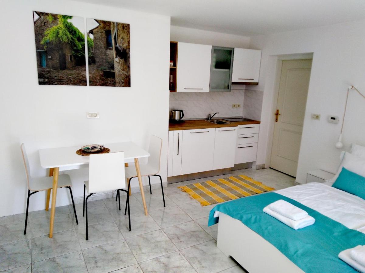 Olive Tree Apartments Umag Exterior photo