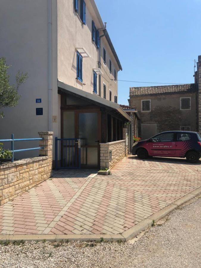 Olive Tree Apartments Umag Exterior photo